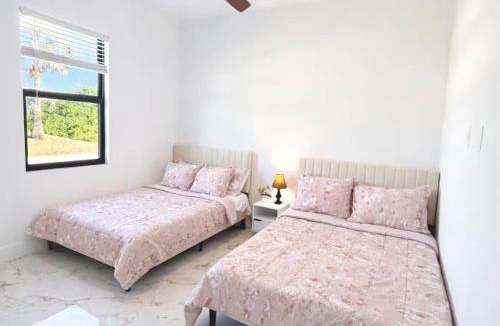 Harris House | Sunny Lehigh Stay