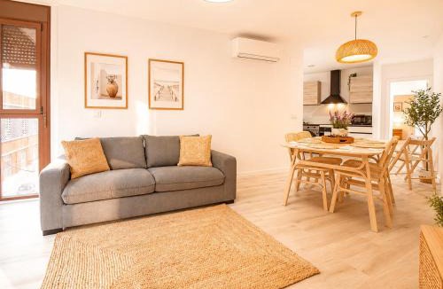 La Malva-rosa Apartment | Sunny Mediterranean Stay in Valencia Beach