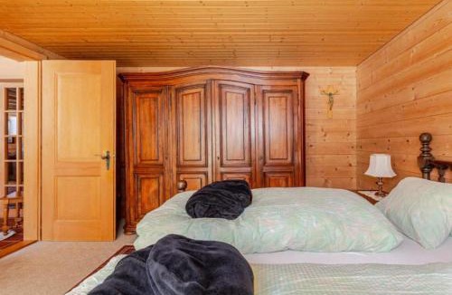 Gluringen Apartment | Sunny Mountain