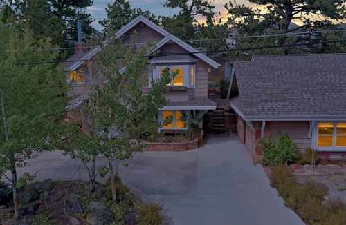 Estes Park House | Sunny Mountain Chalet with Views & Chief's Kitchen, River, Hot Tub, Bar, AC, Pet