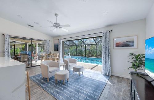 Willoughby Acres House | Sunny Naples Escape-Pool Hot Tub-9 min to beach