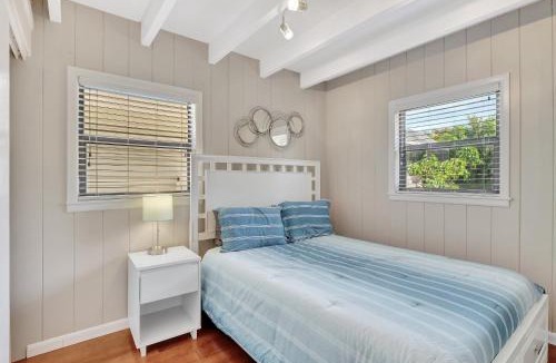 Central Naples House | Sunny Naples - Subtropical Oasis Cottage