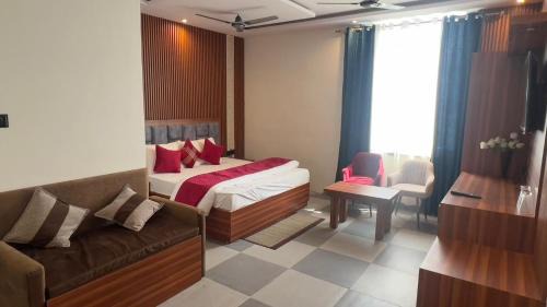 Lansdowne Hotel | Sunny Pines Resort