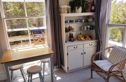 St. Arnaud House | Sunny, Private Cottage in St Arnaud