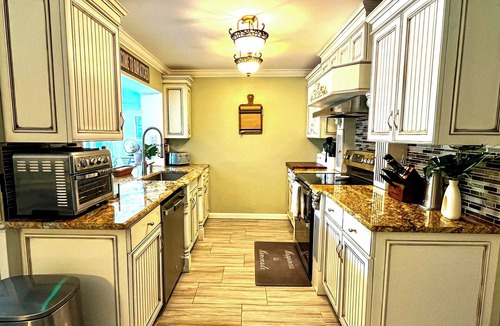 Largo House | Sunny Private Pool Escape Near Clearwater Beach