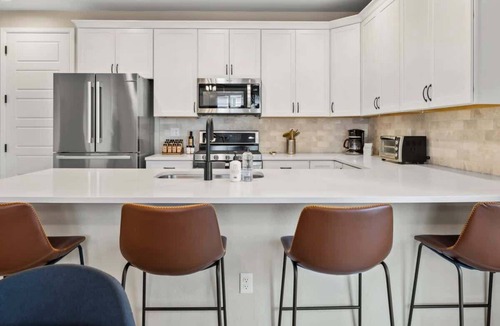 Westminster House | Sunny & Quaint Hidden Gem w/Office | Dog Friendly