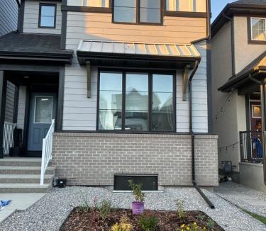 Southeast Calgary House | Sunny Queen-size Bedroom with Private Bath in Brand New House