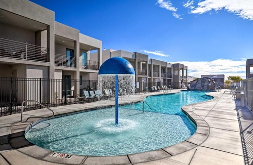 St. George House | Sunny Resort Townhome + Balcony & Pool Access