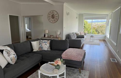 Shellharbour House | Sunny Rose