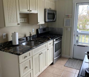 Sagamore Beach House | Sunny Sagamore Getaway—Steps from the Sand