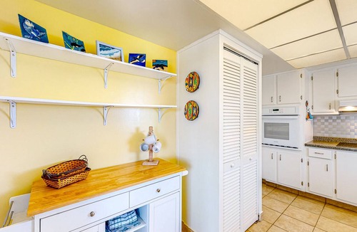 South Patrick Shores Condo | Sunny Satellite Beach 1BR Condo by the Sea W/Private Balcony & Partial Ocean View! ☀️