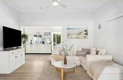 The Entrance North House | Sunny Shores Beach House