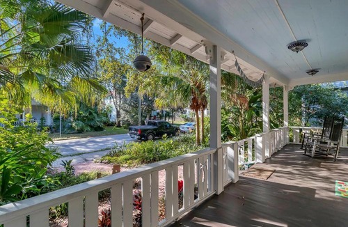 Downtown Historic District House | Sunny Side Cottage - near downtown w garden