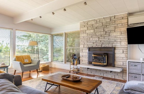 Freeland House | Sunny Side Island Retreat by AvantStay