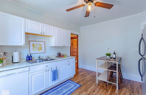 Upper East Side House | Sunny & Spacious 4BR East Side Stay ¦ Balcony ¦ Family-Friendly
