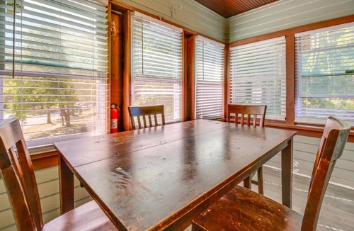 Dayton House | Sunny + Spacious Dayton Condo ~ 1 Mi to Downtown!