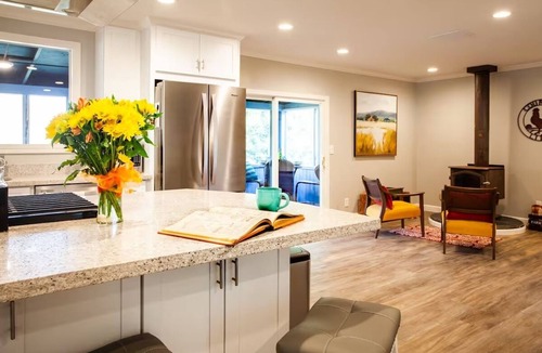 Freestone House | Sunny Spacious Wine Country Retreat 2BD 2BA