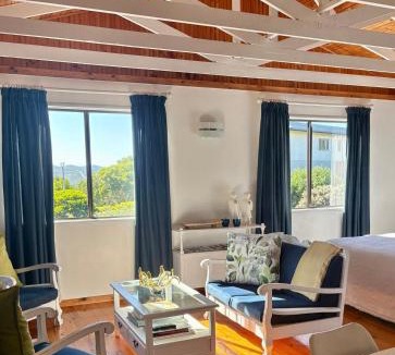 Brenton-on-Sea Apartment | Sunny studio in the sky