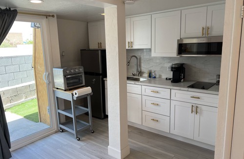 Townsite Apartment | Sunny Studio near Water Street - Unit B
