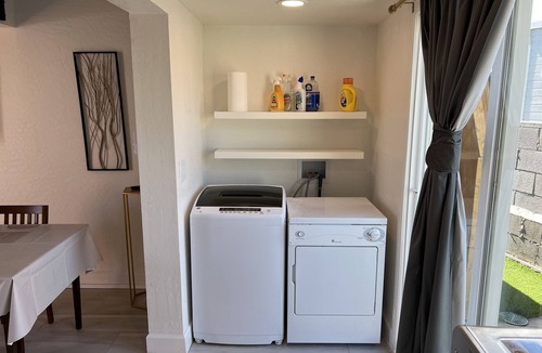 Townsite Apartment | Sunny Studio near Water Street - Unit B