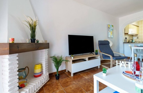 La Capellania Apartment | Sunny Tranquility With Pool, Benalmádena, Spain