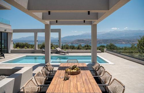 Sternes Villa | Sunny Vacay Villa