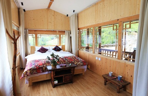 Shangri-La House | Sunny Valley Inn