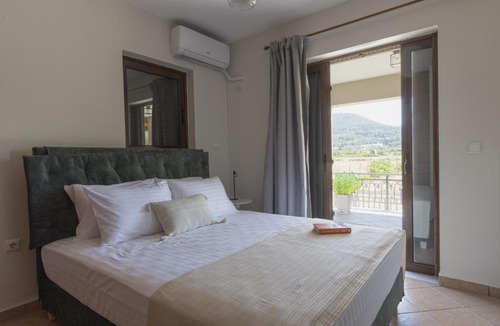 Samos Town House | Sunny Valley Vlamari