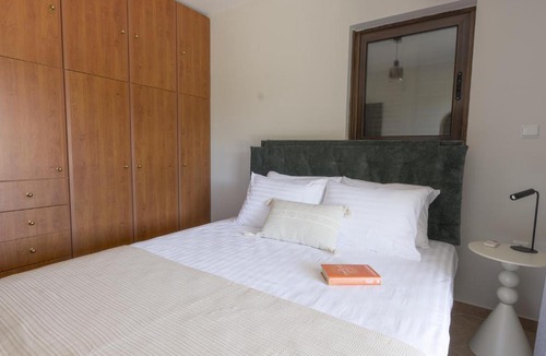 Samos Town House | Sunny Valley Vlamari