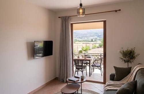 Samos Town House | Sunny Valley Vlamari