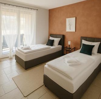 Wackersdorf Apartment | SUNNYHOME Ferienwohnung am Brückelsee