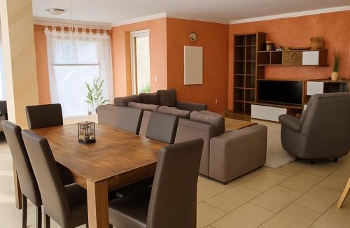 Wackersdorf Apartment | SUNNYHOME Ferienwohnung am Brückelsee