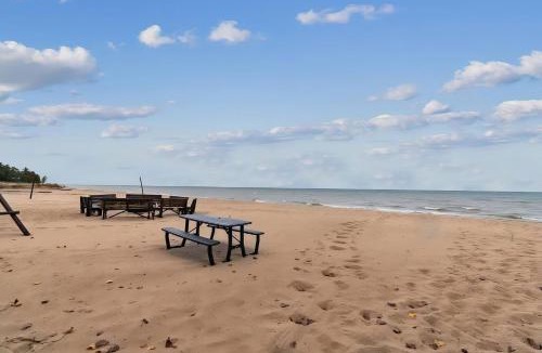 Greenbush Apartment | Sunnyside Combined 6BR 3BA Lakefront Retreat