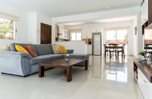 Kapparis Villa | SunnyVillas: 3BR Family Villa ☆Pool☆Walk to Beach