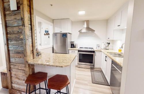 Village North Apartment | Sunpath #36