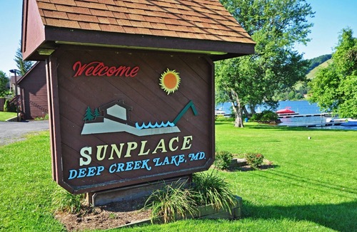 Sunplace House | Sunplace 02 | Easy Access to Lake + Indoor Pool!