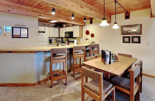 McHenry House | Sunplace 07 by Taylor Made Deep Creek