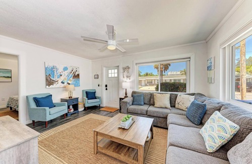 Whitney Beach Cottage | SunRaehs N managed by Beach Retreats