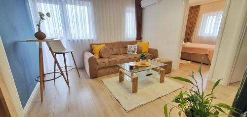 Oradea Apartment | Sunrise apartment - Central 2 Bedrooms & free parking