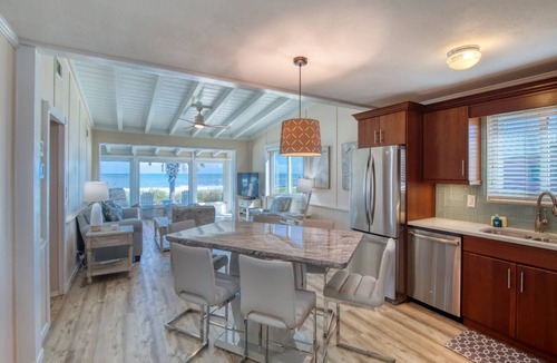 O'byrne House | Sunrise Cottage By the Sea | Pet-friendly Oceanfront Cottage with Stunning Views