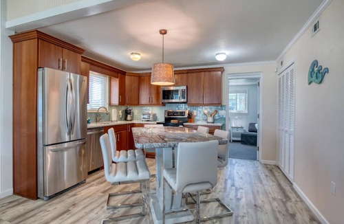 O'byrne House | Sunrise Cottage By the Sea | Pet-friendly Oceanfront Cottage with Stunning Views