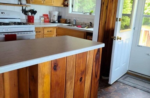 Eagle Harbor Cottage | Sunrise Cove Cottage: Summer Bliss Awaits at Sunrise Cove – Swim, Hike & Explore on Lake Superior