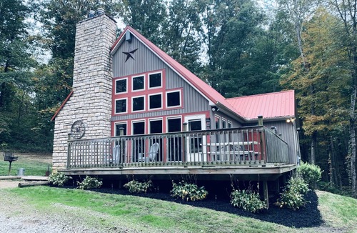 New Plymouth Cabin | Sunrise Forest, peaceful retreat in Hocking Hills sleeps 9 with 3 full bathrooms