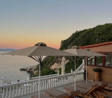 Kokkari Hotel | Sunrise