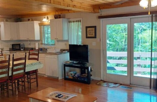Chatsworth Cabin | Sunrise Mountain Cabin in Nature's Paradise at 3000 feet!