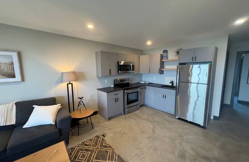 Courtenay House | Sunrise Oceanfront Suite, Entire home in Royston, Canada