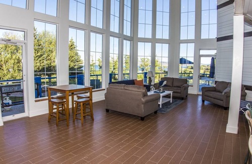 Garden City Hotel | Sunrise Resort Room #307 | 2 Bed, 1 Trundle, 1 Bath