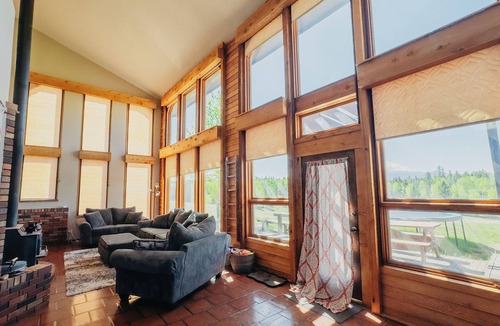 Divide House | Sunrise Ridge SwimSpa Pikes Peak Views Sleeps 10