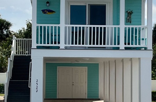 Jensen Beach House | Sunrise & River Views Fishing Access Gym Pool