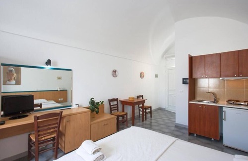 Perissa House | Sunrise Studios in Perissa